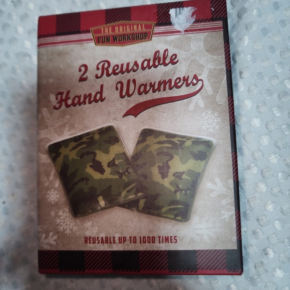 THE ORIGINAL FUN WORKSHOP NWT 2 REUSABLE CAMMO HAND WARMERS BOX